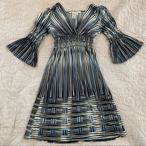 Max Studio knee length dress with bell sleeves XS/S